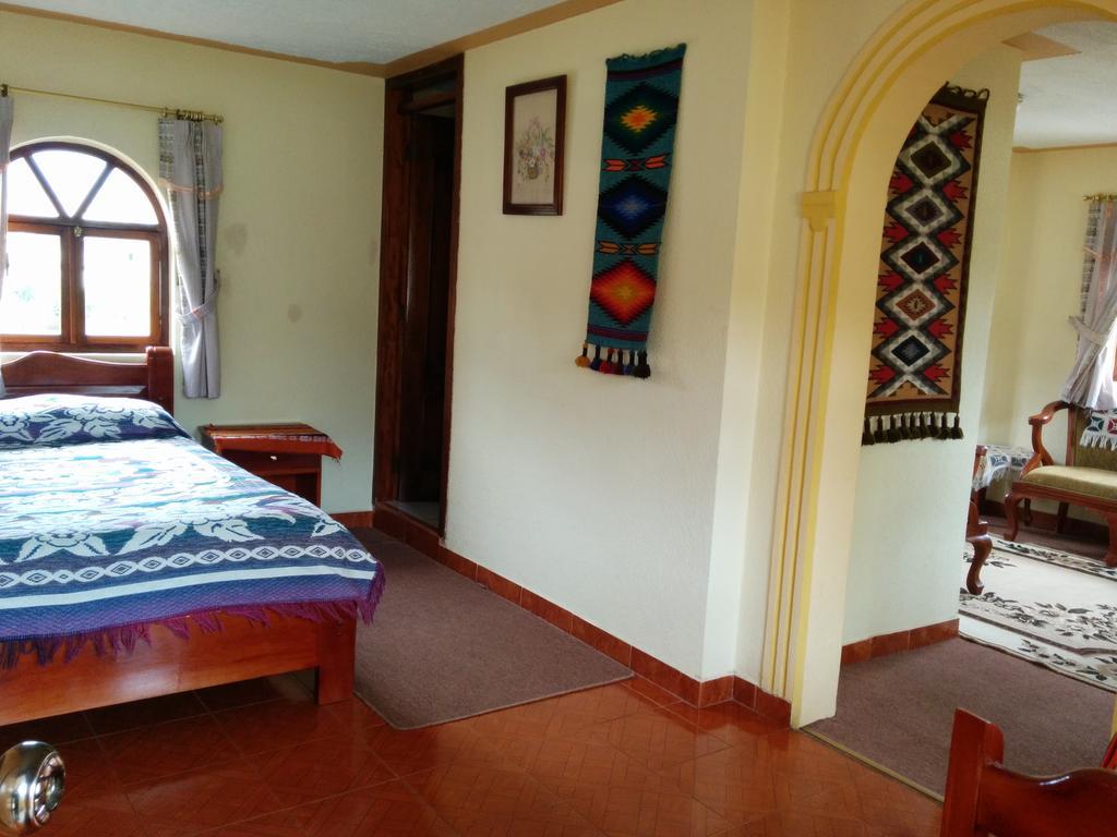 Hostal Curinan Отавало Екстер'єр фото
