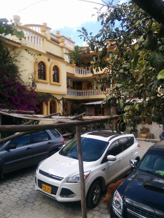 Hostal Curinan Отавало Екстер'єр фото