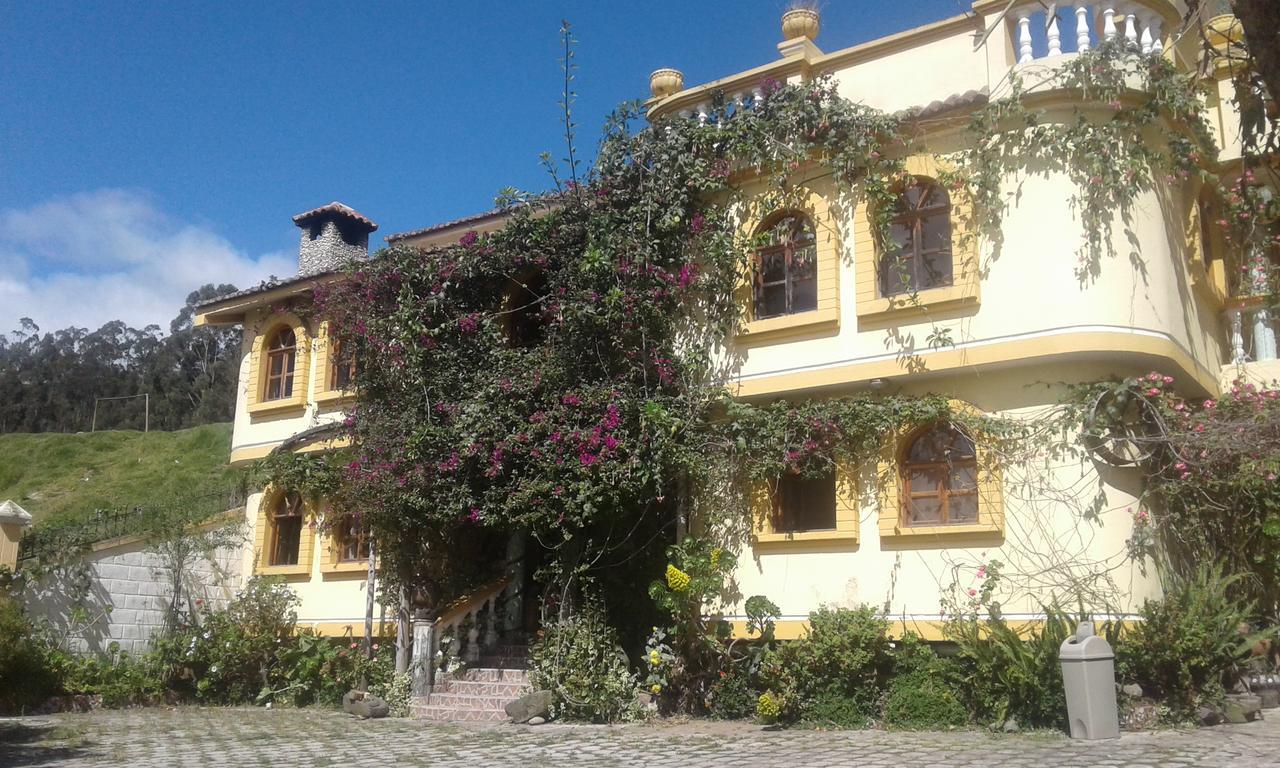 Hostal Curinan Отавало Екстер'єр фото