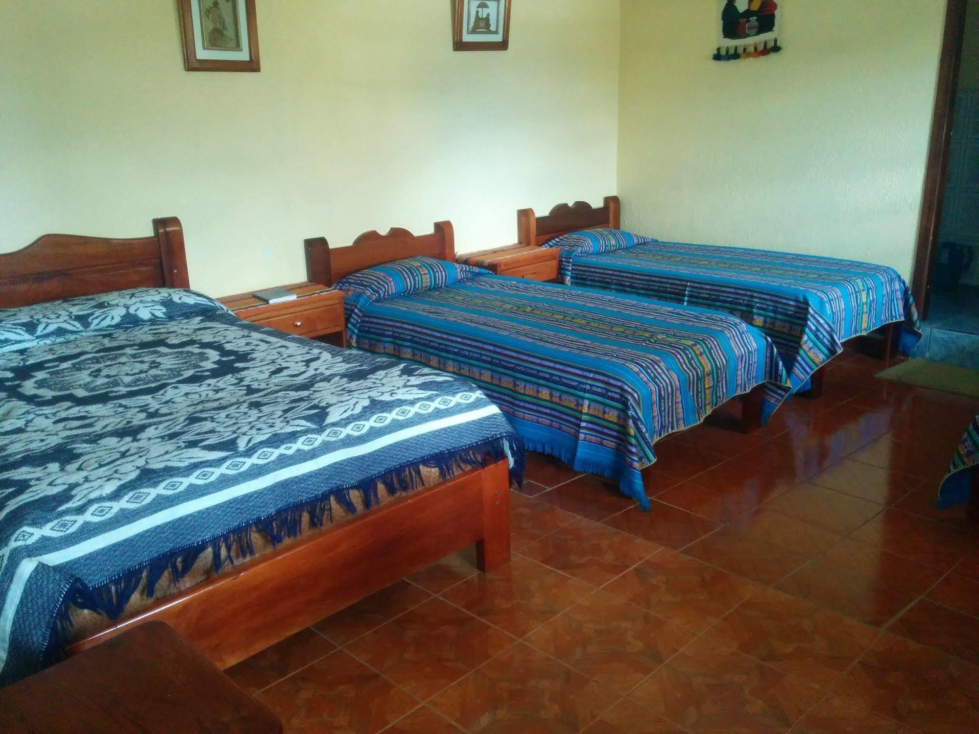 Hostal Curinan Отавало Екстер'єр фото