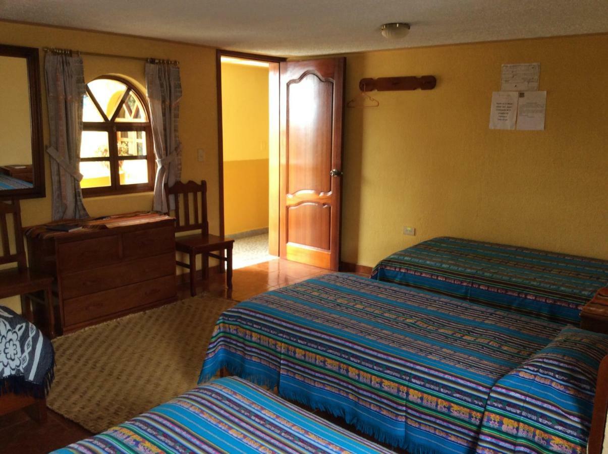 Hostal Curinan Отавало Екстер'єр фото