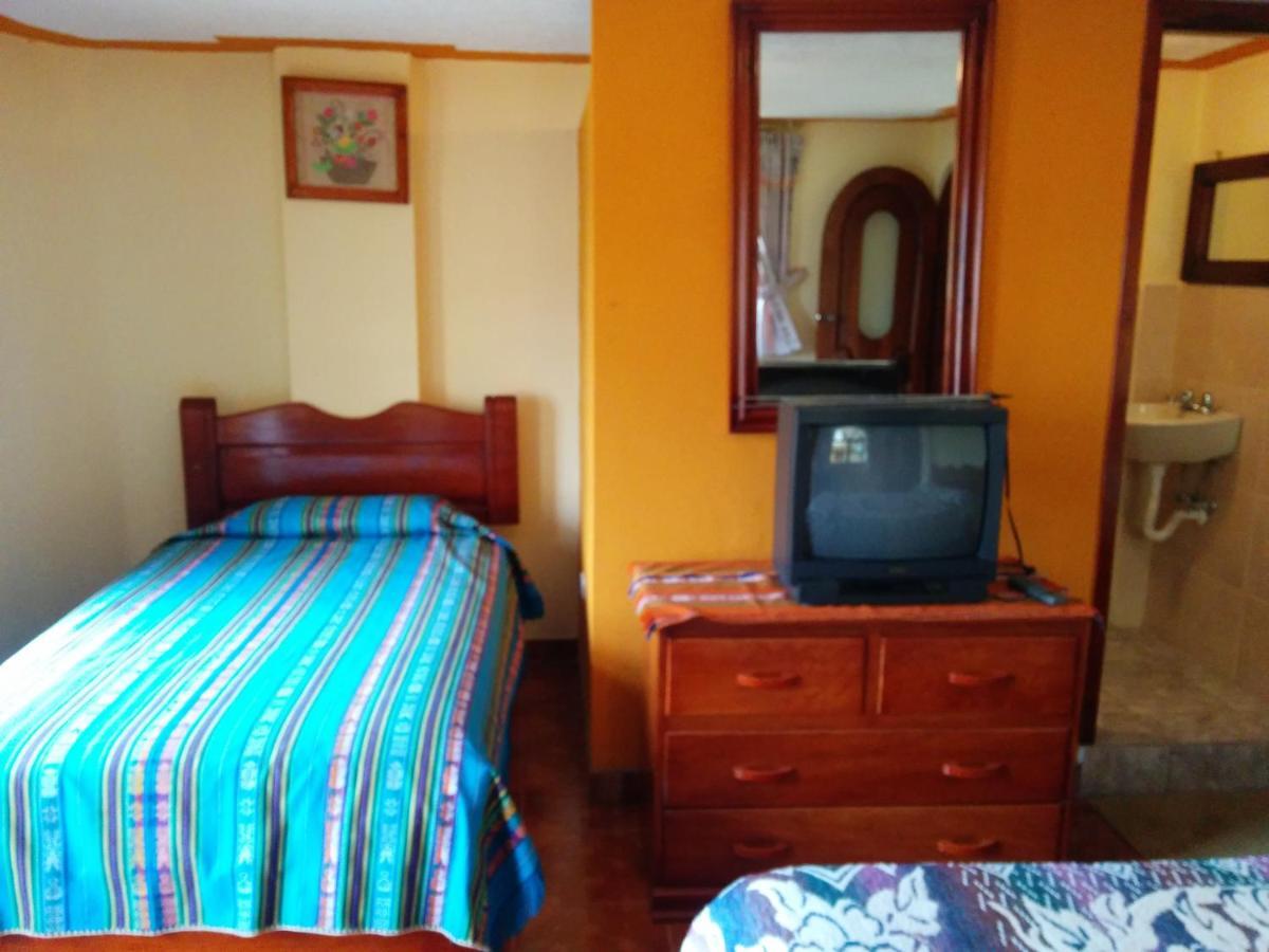 Hostal Curinan Отавало Екстер'єр фото